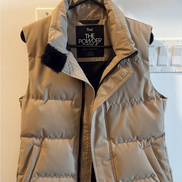 Aritzia TNA Powder Parka Vest size Small - Picture 5 of 7